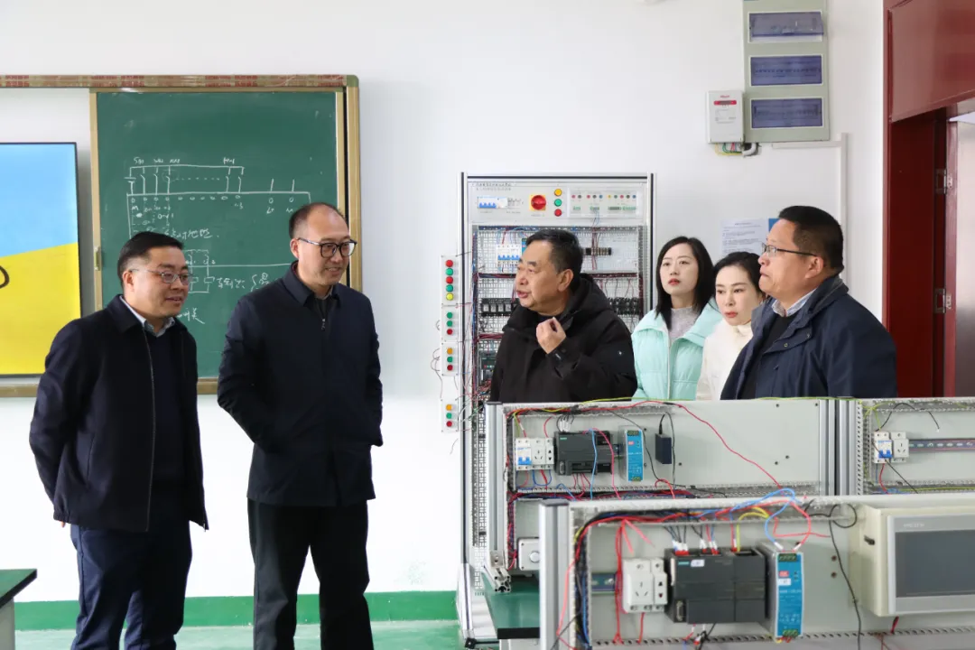 省厅职建处领导莅临我校调研指导工作，高度肯定我校办学与专业成果