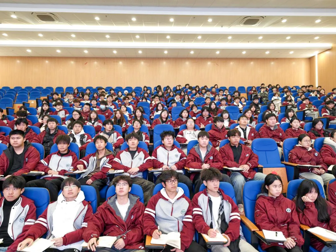 【思想领航】青春心向党我校第三次团课“树立正确的理想信念”顺利开讲